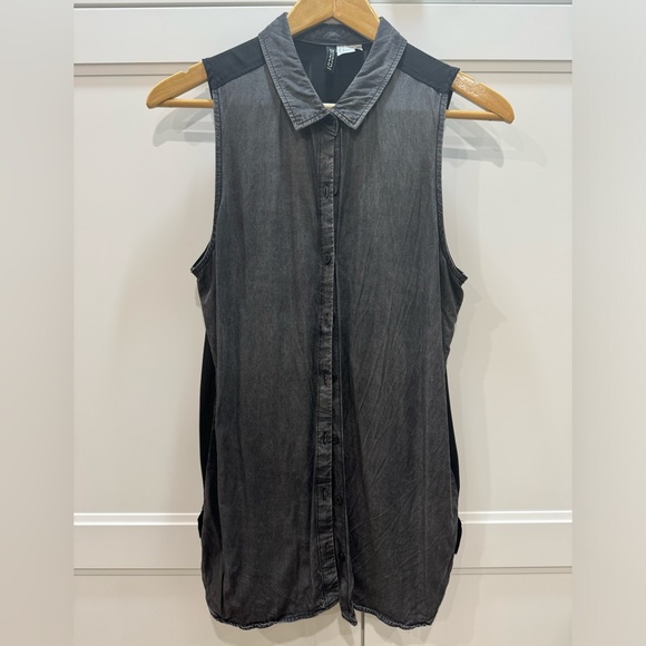 Divided (by H&M) sheer-back collar shirt size 6 - Picture 2 of 4